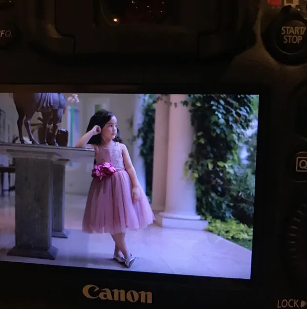 FOTO: Mikhayla, Putri Nia Ramadhani Bergaya Cantik Bak Model!