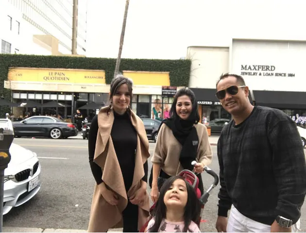 FOTO: Mikhayla, Putri Nia Ramadhani Bergaya Cantik Bak Model!