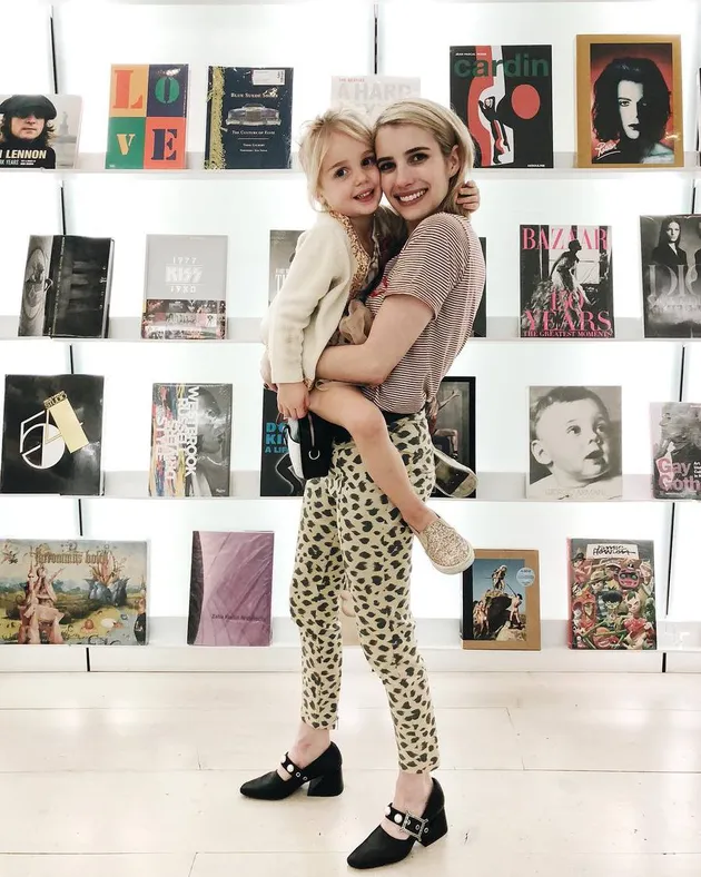 Mila Emma Twins