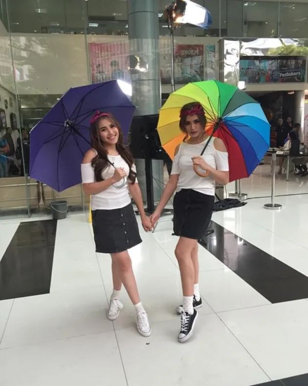 Ayu Ting Ting & Jessica Iskandar Saudara Kembar