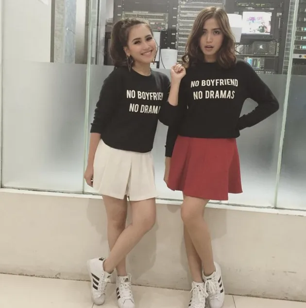 Ayu Ting Ting & Jessica Iskandar Saudara Kembar