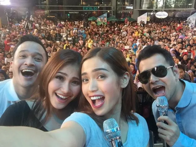 Ayu Ting Ting & Jessica Iskandar Saudara Kembar