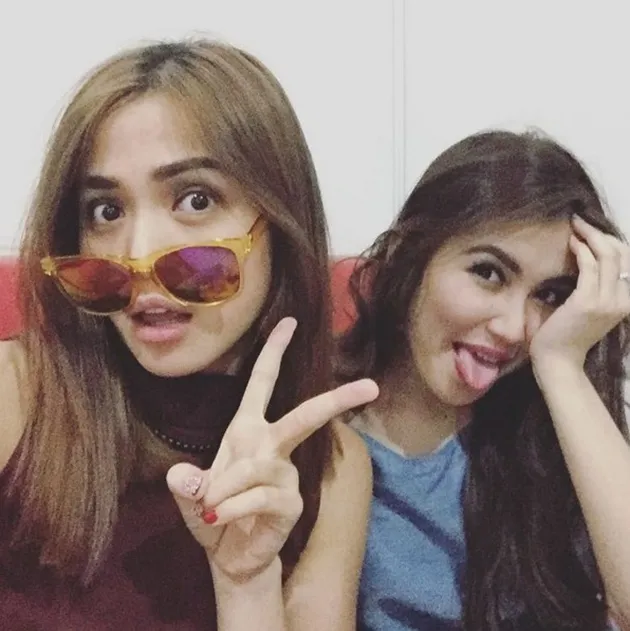 Ayu Ting Ting & Jessica Iskandar Saudara Kembar
