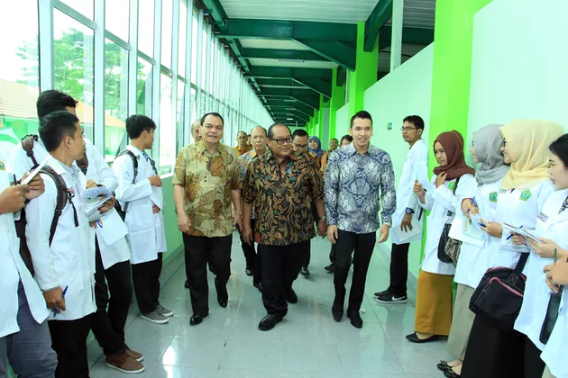 Muhammad Kadafi - Rektor Ganteng Universitas Malahayati