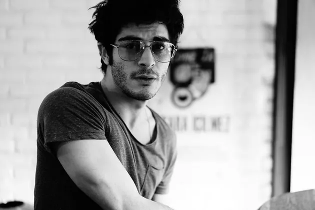 Burak Deniz, Mirip Zayn Malik