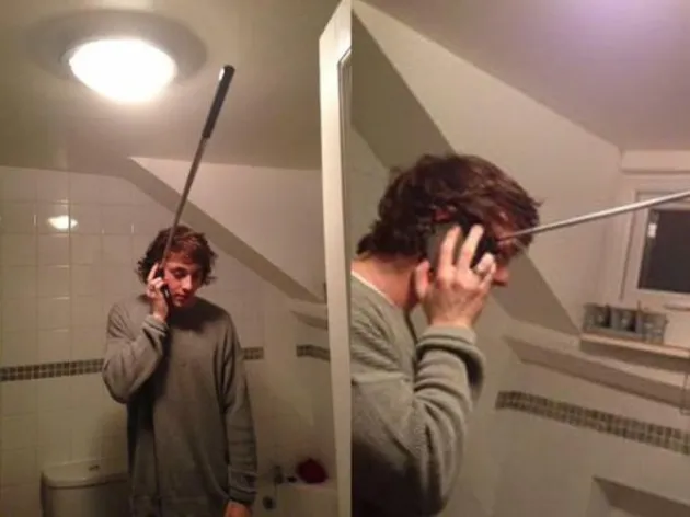 Momen Absurd Tongsis