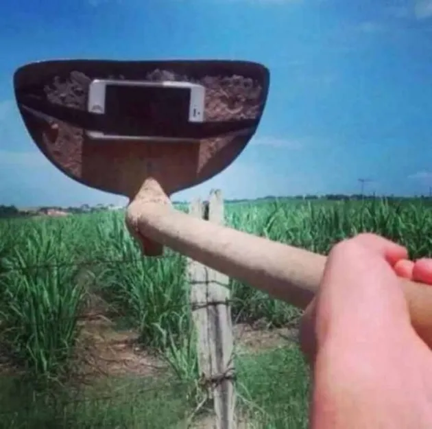 Momen Absurd Tongsis