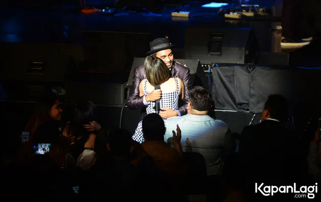 Konser Tanda Mata Glenn Fredly Untuk Ruth Sahanaya