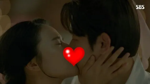 Baekyun Z.Hera Kiss scene