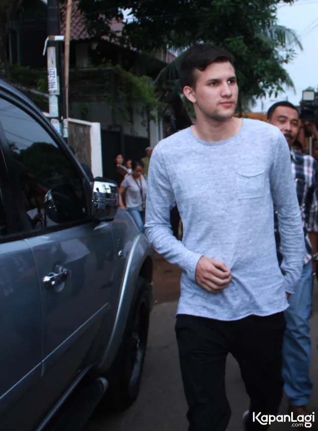 Stuart Collin dan Baby Arkana