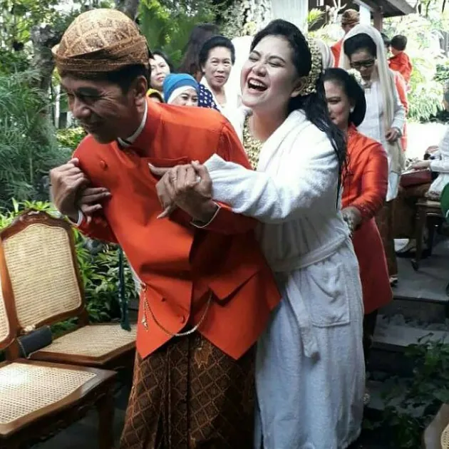 Kahiyang Ayu &amp; Bobby Nasution - Jokowi