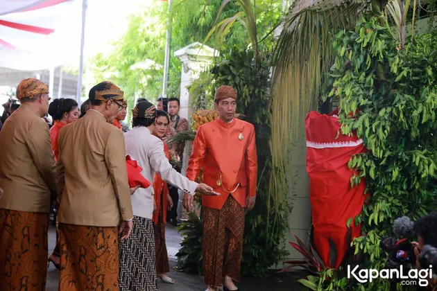 Jokowi - Kahiyang Ayu &amp; Bobby Nasution