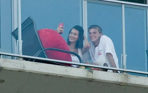 Bella Hadid &amp; Jordan Barrett