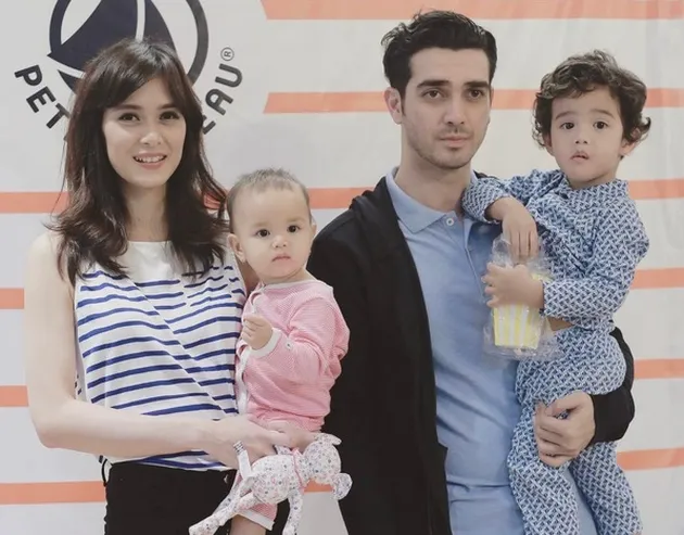 Keluarga Fachri Albar &amp; Renata Kusmanto