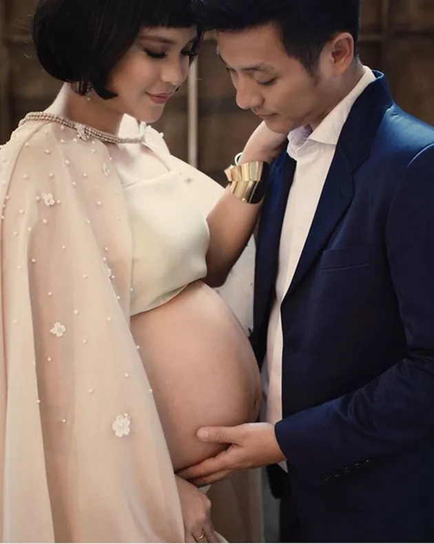 Putri Titian dan Junior Liem Dengan Baby Iori