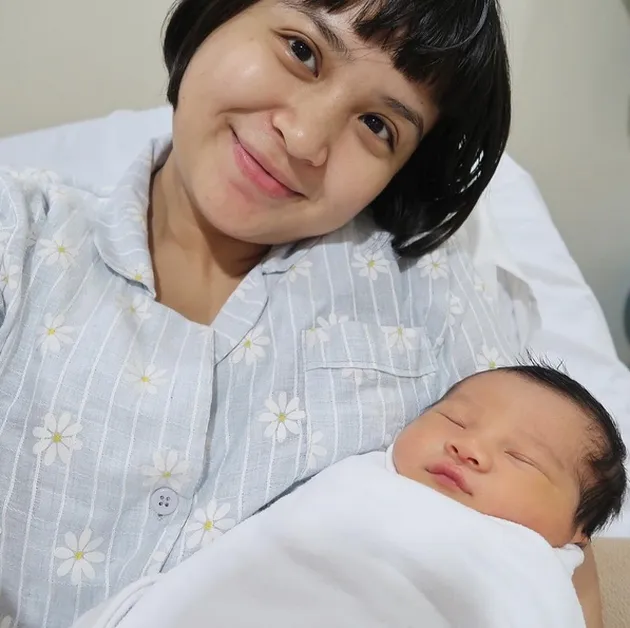 Putri Titian dan Junior Liem Dengan Baby Iori