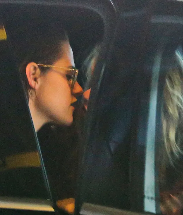 Kristen Stewart - Stella Maxwell Ciuman