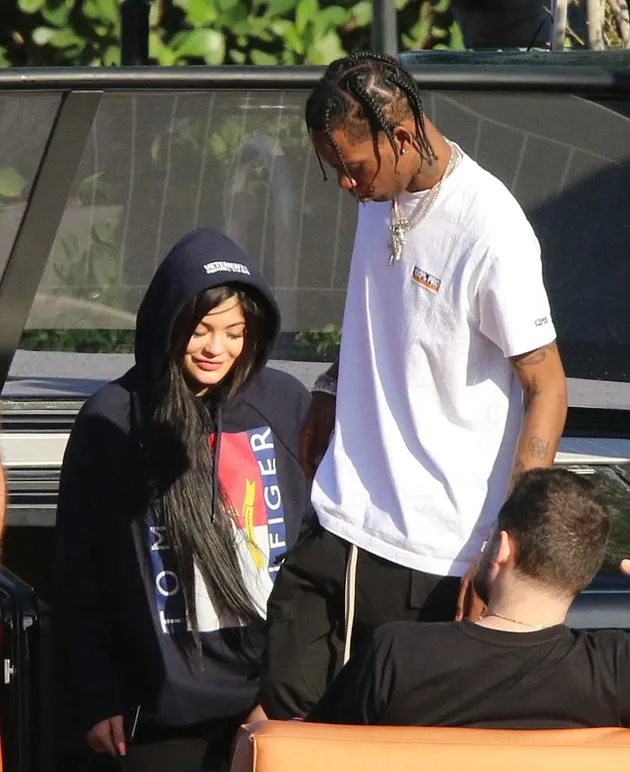 Foto Mesra Kylie Jenner &amp; Travis Scott