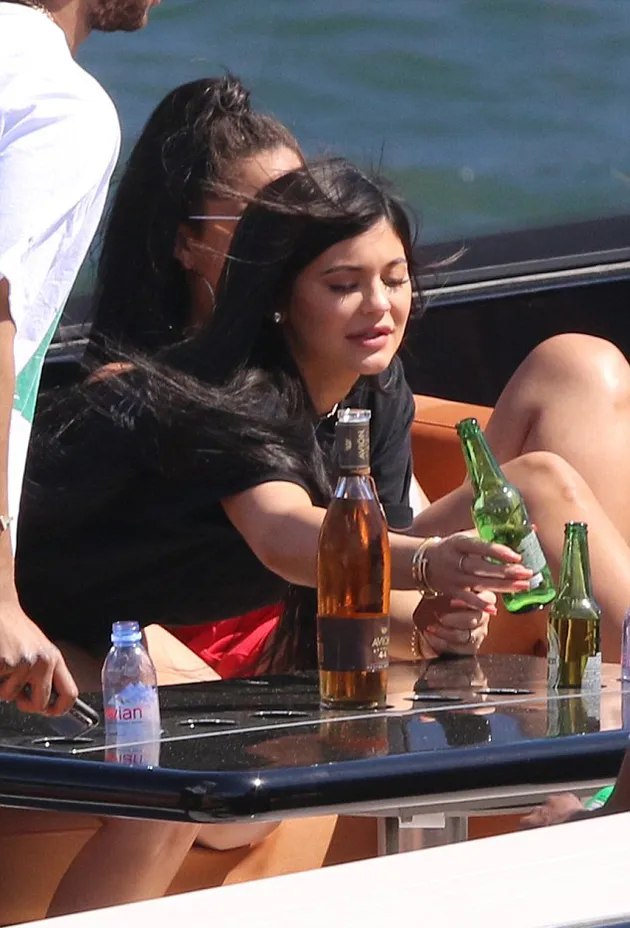 Foto Mesra Kylie Jenner &amp; Travis Scott