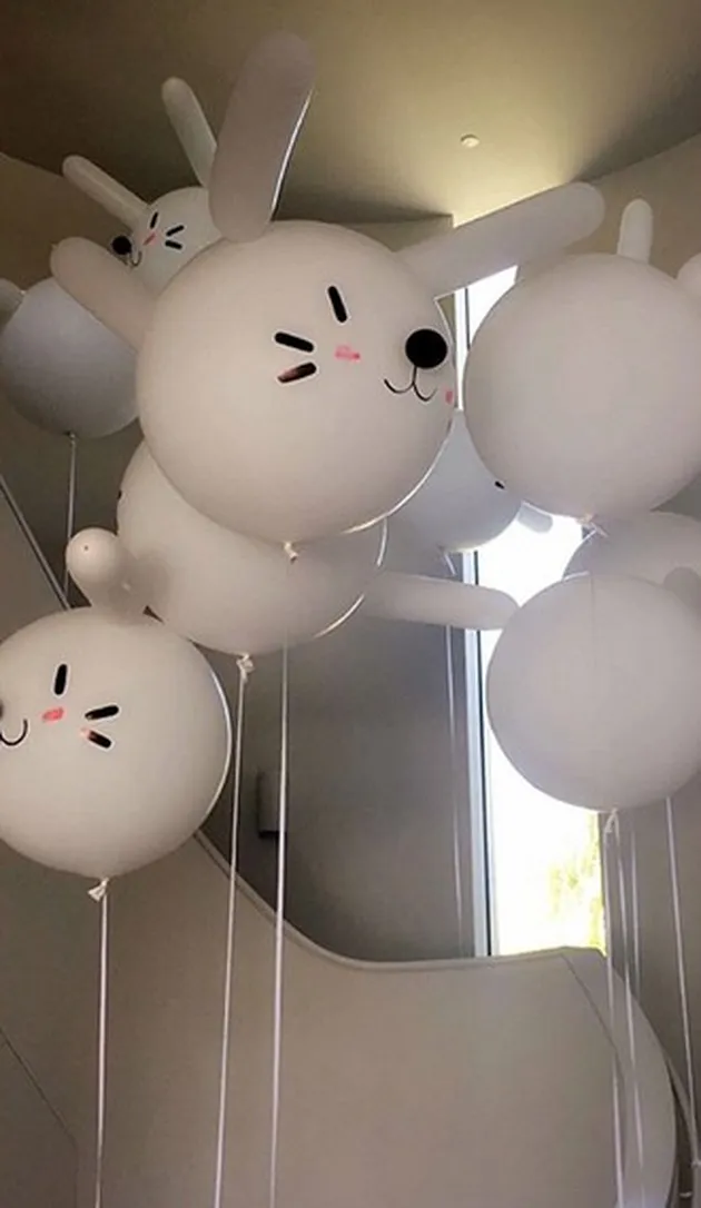 Kim Kardashian Rayakan Paskah