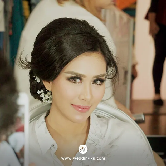 FOTO Momen Sungkem - Pakai Cincin di Acara Lamaran Syahnaz ...