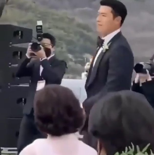 Photo Moment of Hyun Bin and Son Ye Jin Meeting, Very Polite in Front of In-Laws - Making Guests Emotional