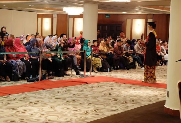 Whulandary Herman wisuda