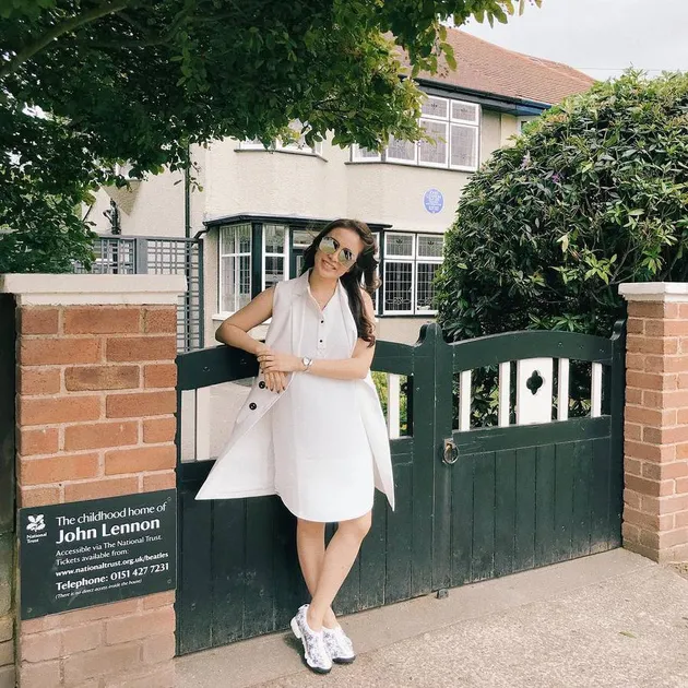 Momo Geisha Liburan ke London