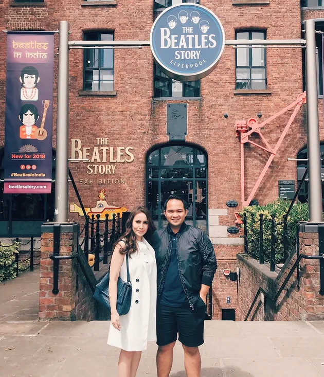 Momo Geisha Liburan ke London