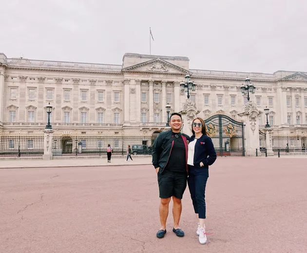 Momo Geisha Liburan ke London
