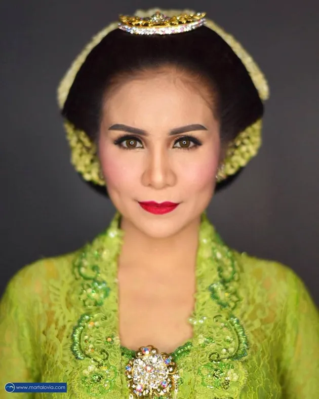 FOTO: MOMO GEISHA SETELAH PROSESI SIRAMAN, CANTIK BERKEBAYA HIJAU