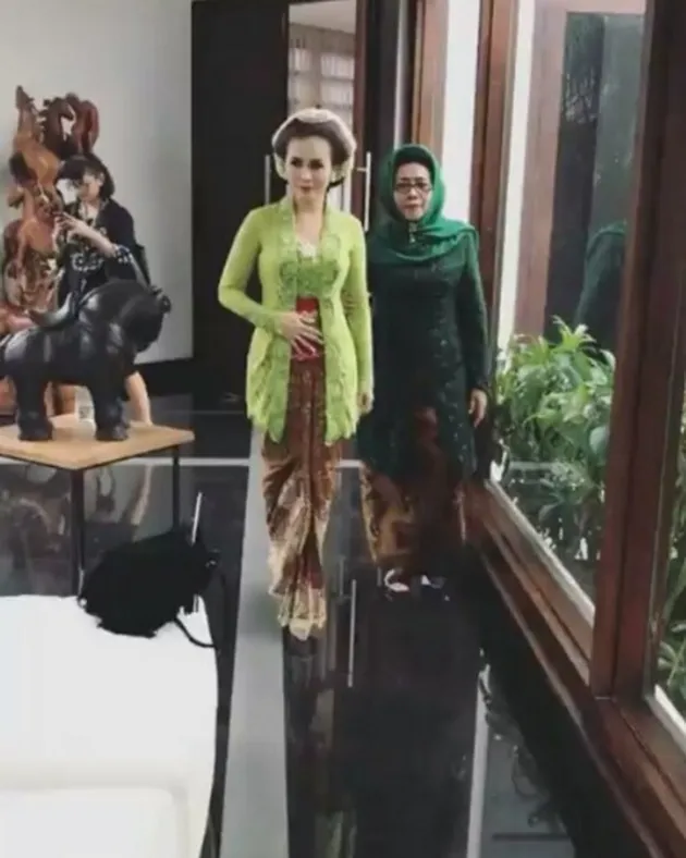 Momo Geisha siraman