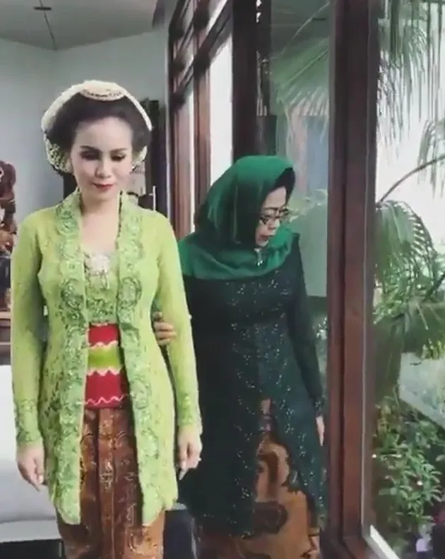 Momo Geisha siraman