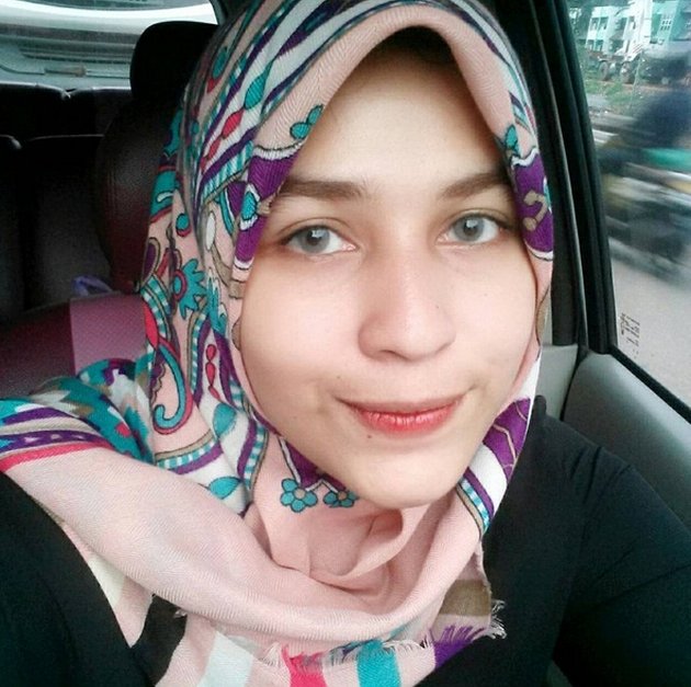  FOTO MONA RIZQIA ANAK KADIR YANG CANTIK BENING BAK PUTRI 