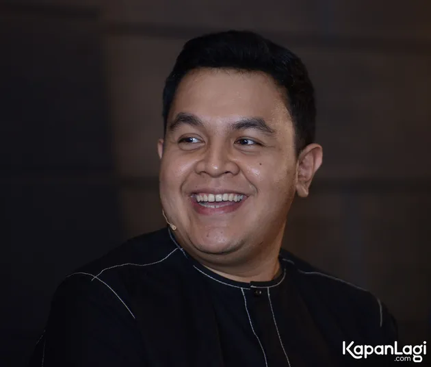 Jarak antara perilisan album 'MONOKROM' dengan 'GAJAH' terhitung 2 tahun.