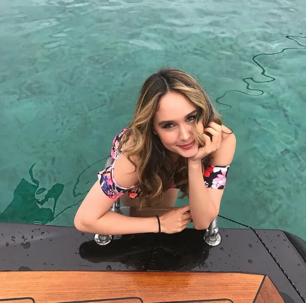 Liburan Cinta Laura di Yunani