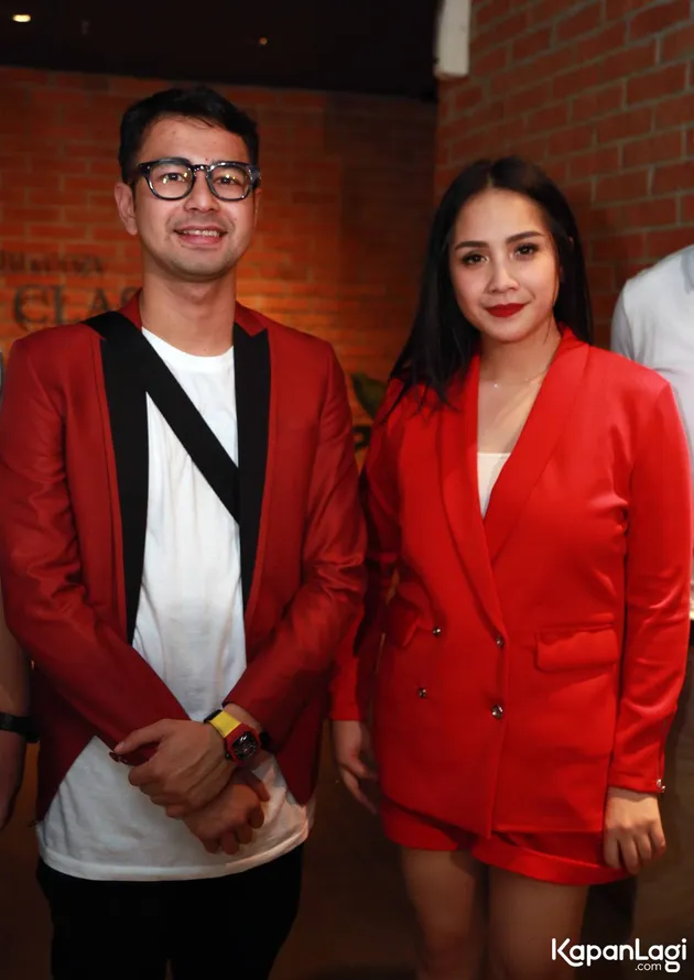 Apa saja yang dilakukan oleh selebriti memang merupakan hal yang menarik untuk diperbincangan. Terutama dengan pasangan sesama selebriti ini yakni Raffi Ahmad dan Nagita Slavina.