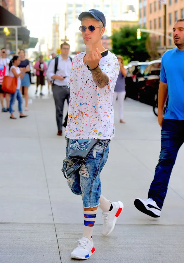 Justin Bieber vs Paparazzi