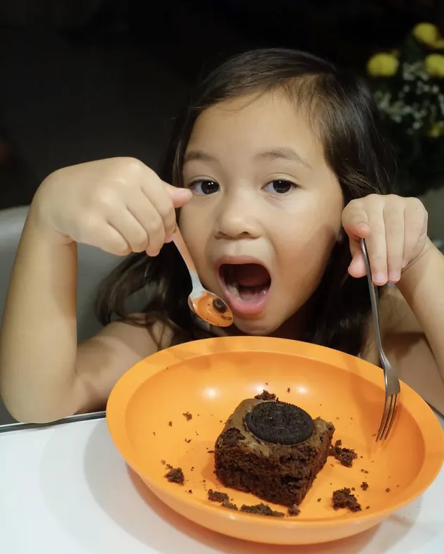 Nala Putri Mona Ratuliu
