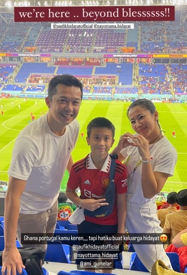 Photo of Nayottama, Taufik Hidayat's Son, Watching the World Cup in Qatar, Very Handsome and Promising Since Childhood