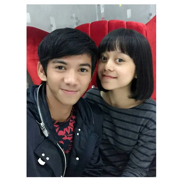 FOTO: NEMPEL! MANIS & MESRANYA KEDEKATAN LESTI - RIZKI D ...