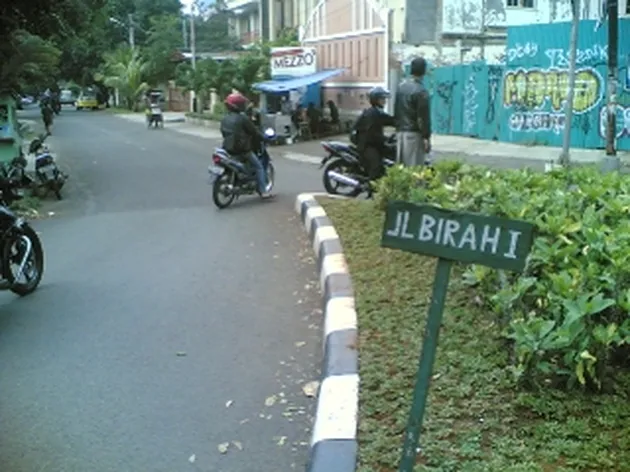 nama jalan, jalan lucu, fakta unik, jalan-jalan unik