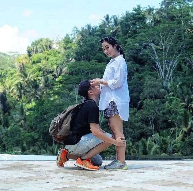 Ayudia Bing Slamet di Bali