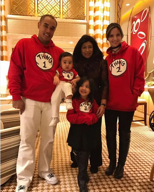 Nia Ramadhani - Keluarga Bakrie