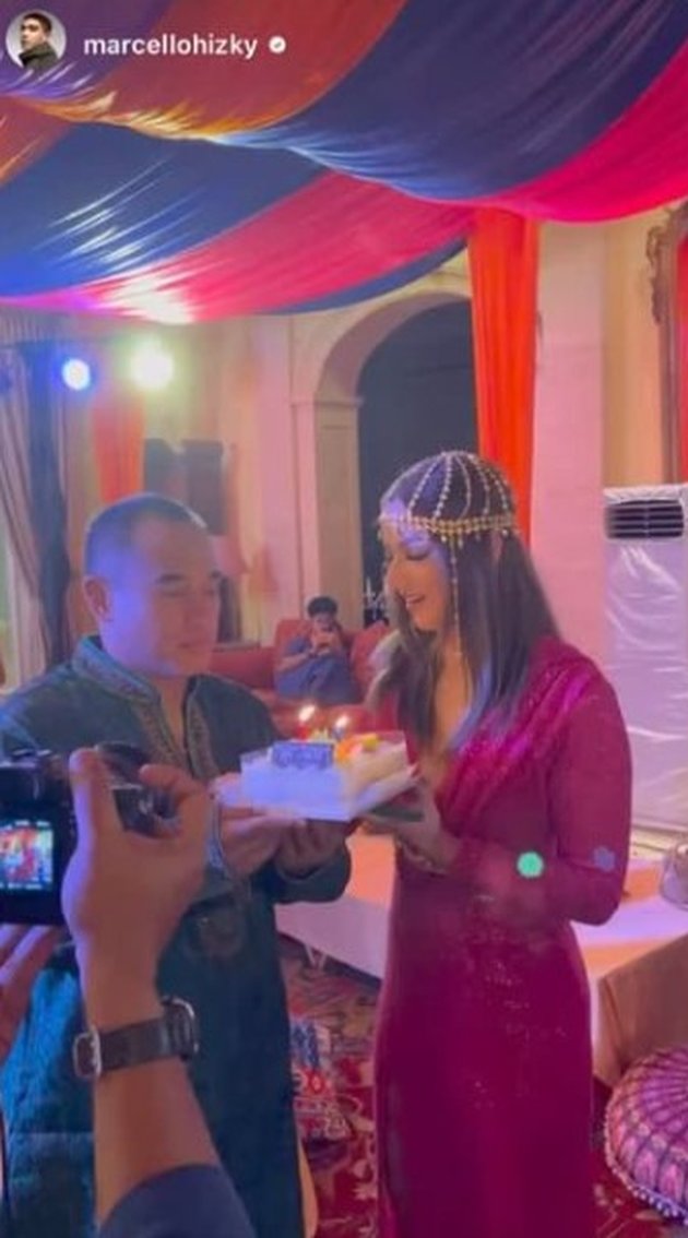 Photo of Nia Ramadhani Wearing a High-Slit Dress at Birthday Party, Netizens: Just Returned from Umrah Already Committing Sins