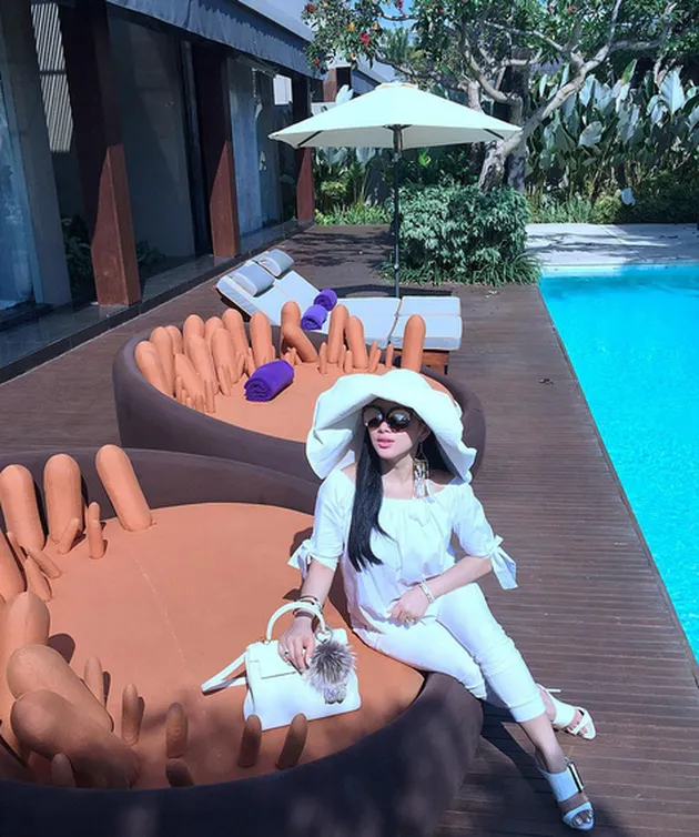 Harga sewa helikopter Syahrini