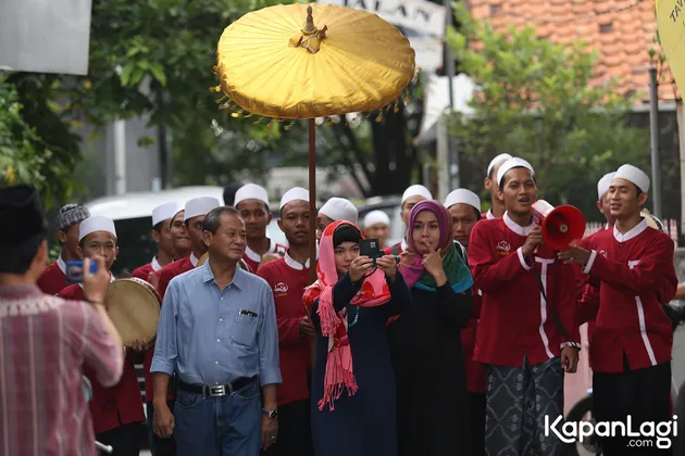 Amel Carla Syukuran Dengan Anak Yatim