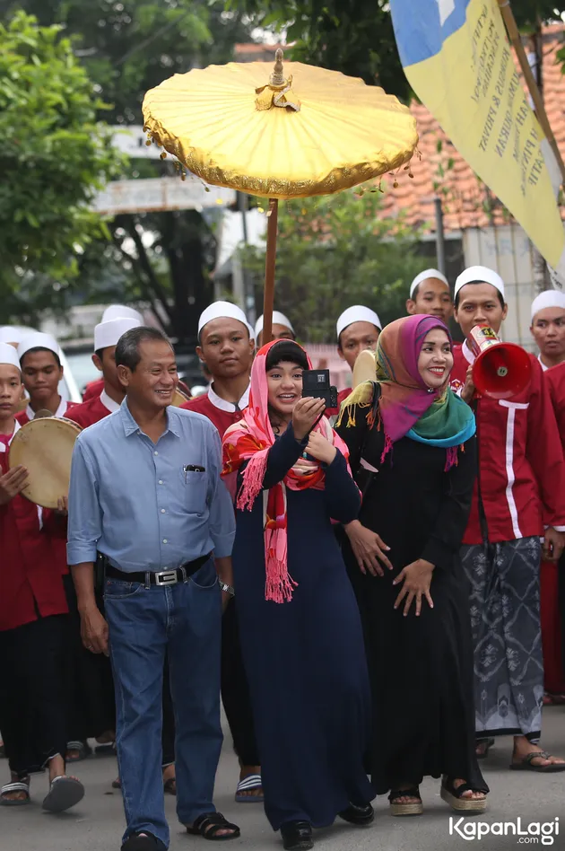 Amel Carla Syukuran Dengan Anak Yatim