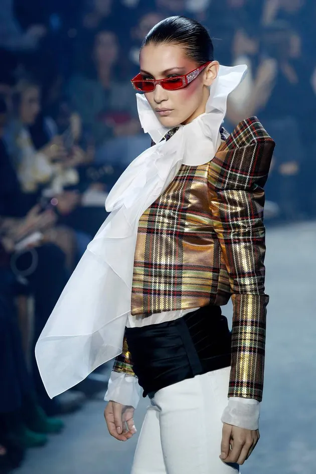 Bella Hadid Nip Slip