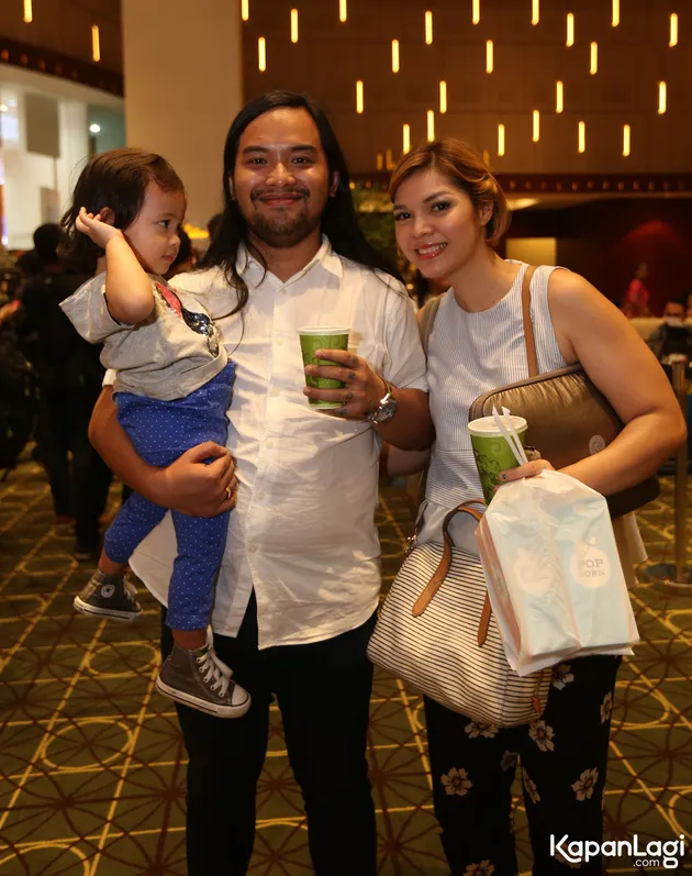 Syahrini - Raffi Ahmad 